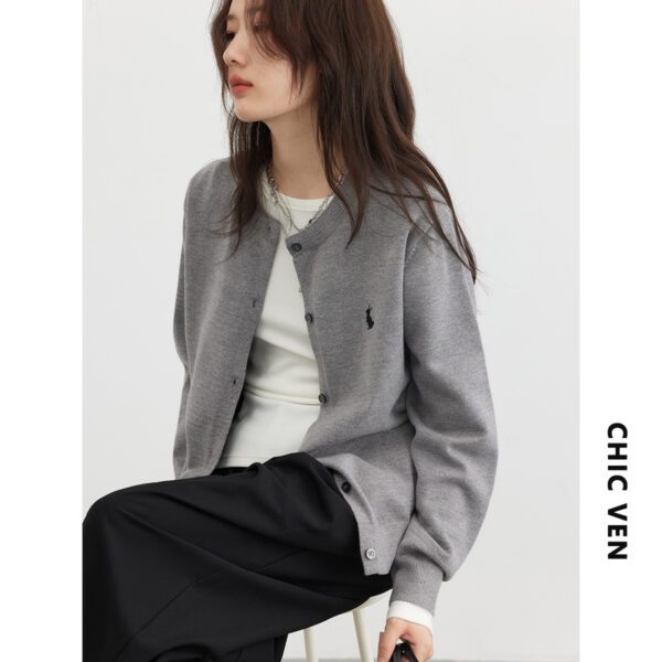 Autumn New Simple Solid Color Embroidered Knitted Cardigan Sweater - Image 6